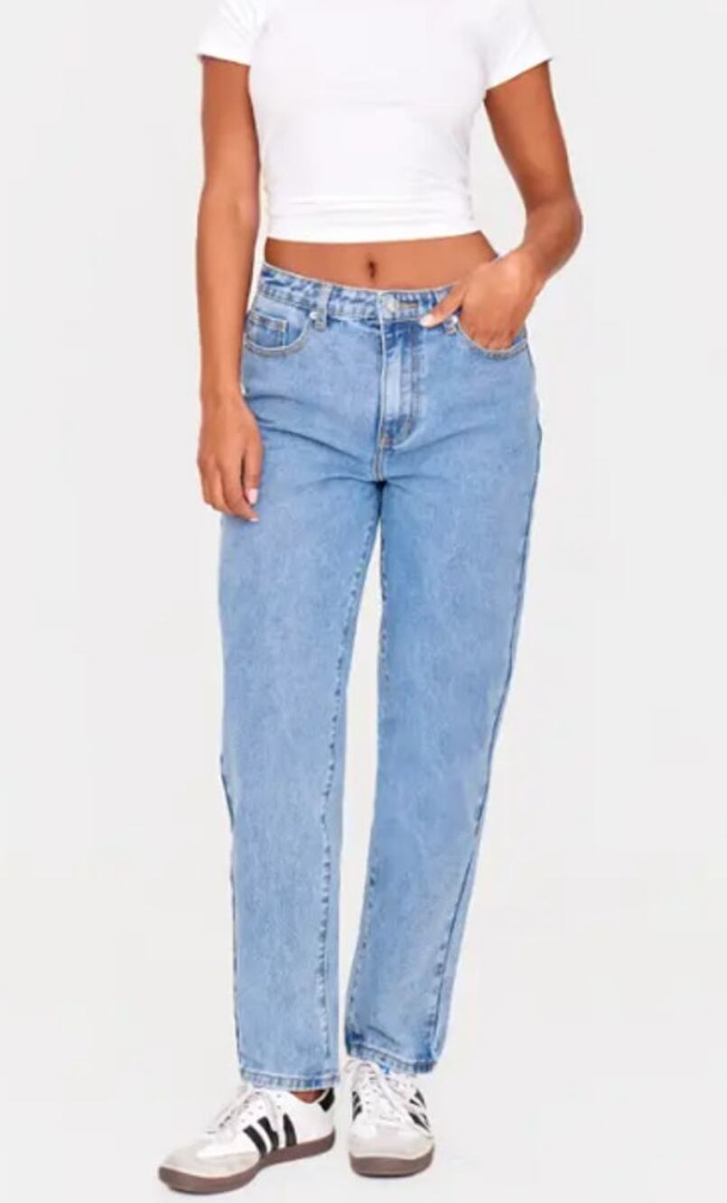 PRETTYLITTLETHING Mid Blue Wash High Waist Mom Jeans size UK10 US6 NWT